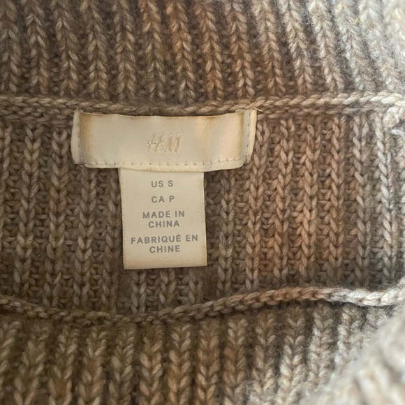 H&M Mock-neck Knit Sweater - Picture 3 of 3